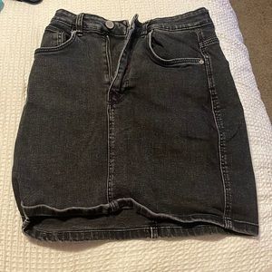 Black skirt from Zara size XS